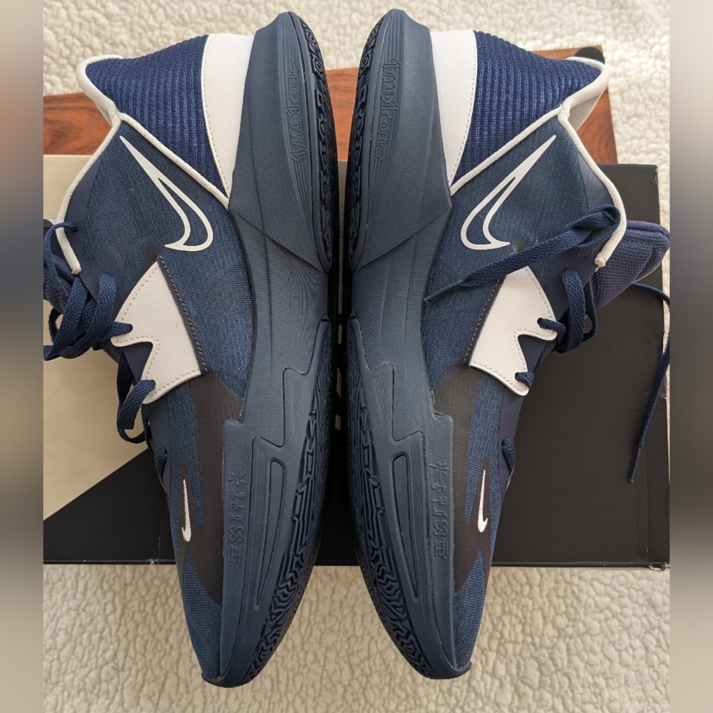 Size 15.5M - Nike Kyrie Low 5 TB basketball shoes